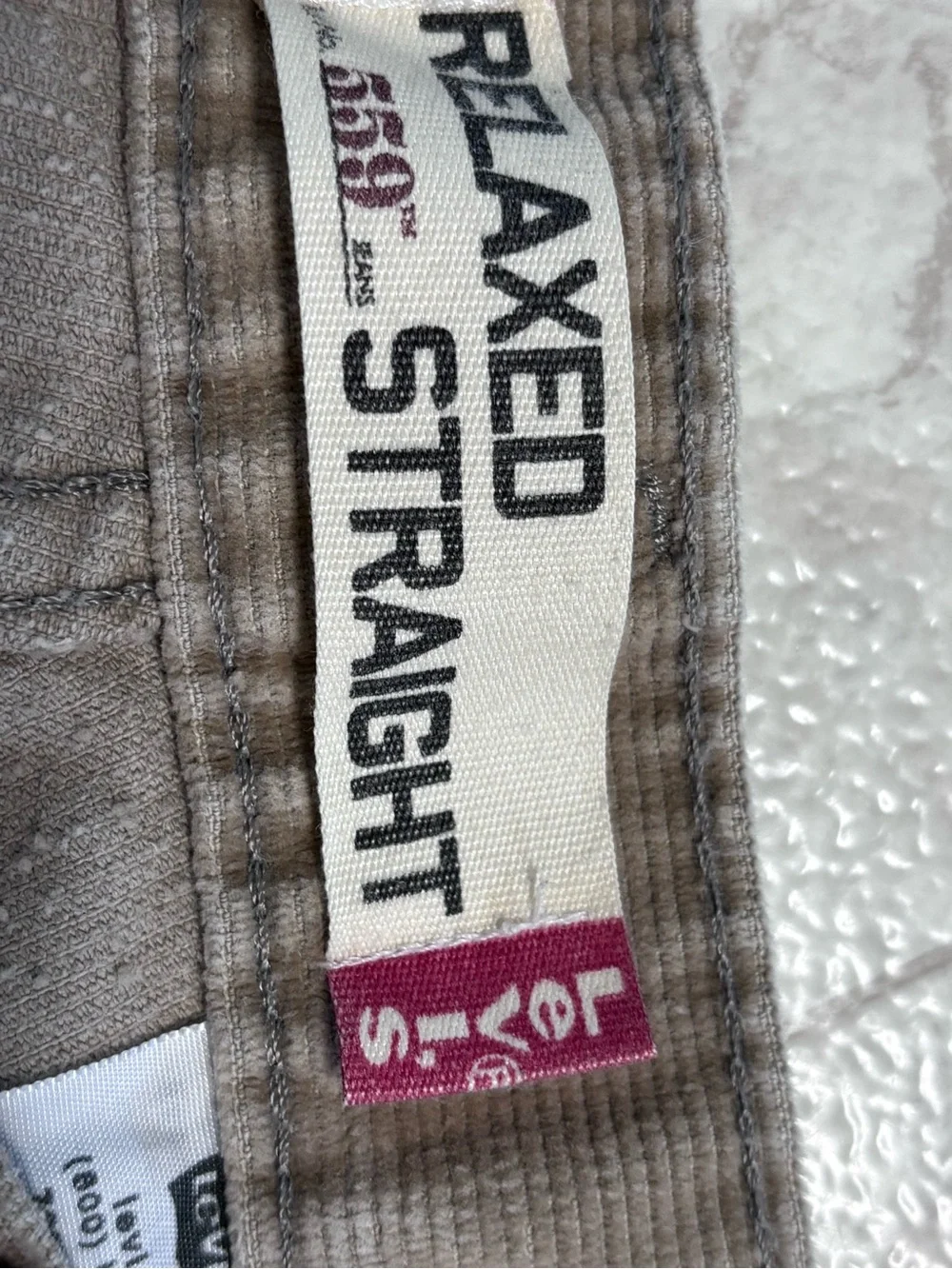 VTG Levi's 559 Y2K Relaxed Straight Tan Corduroy Pants 33x30 Preppy Casual